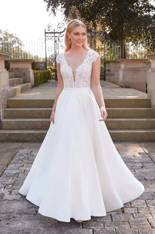 Modelo 44328 · vestido de novia