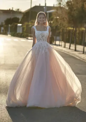 AGOSTINA · vestido de novia