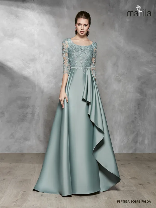 Vestido de madrino liso con flores y falda grande · vestido de madrina