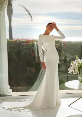 Aella · vestido de novia